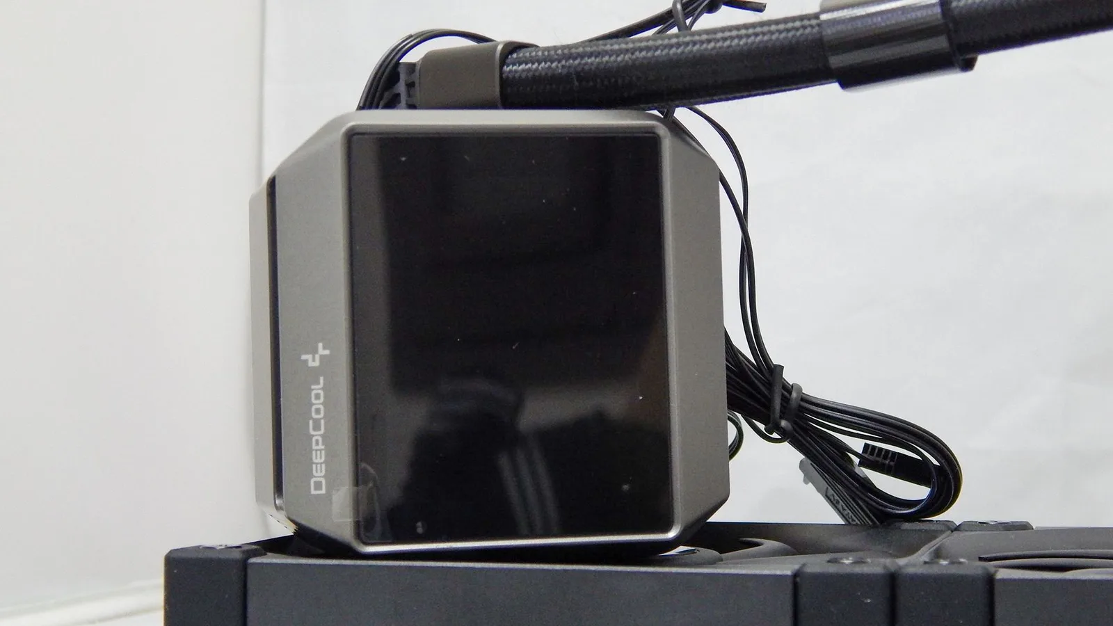 شاشة TFT LCD.