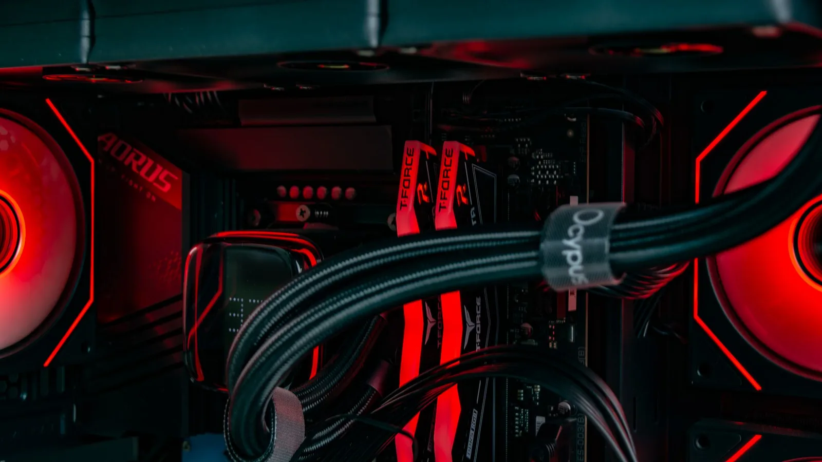 مراجعة ذاكرة T-Force DELTA DDR5 RGB 6000MHz