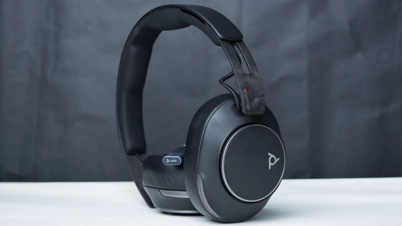 مراجعة سماعة Voyager Surround 80 UC Wireless