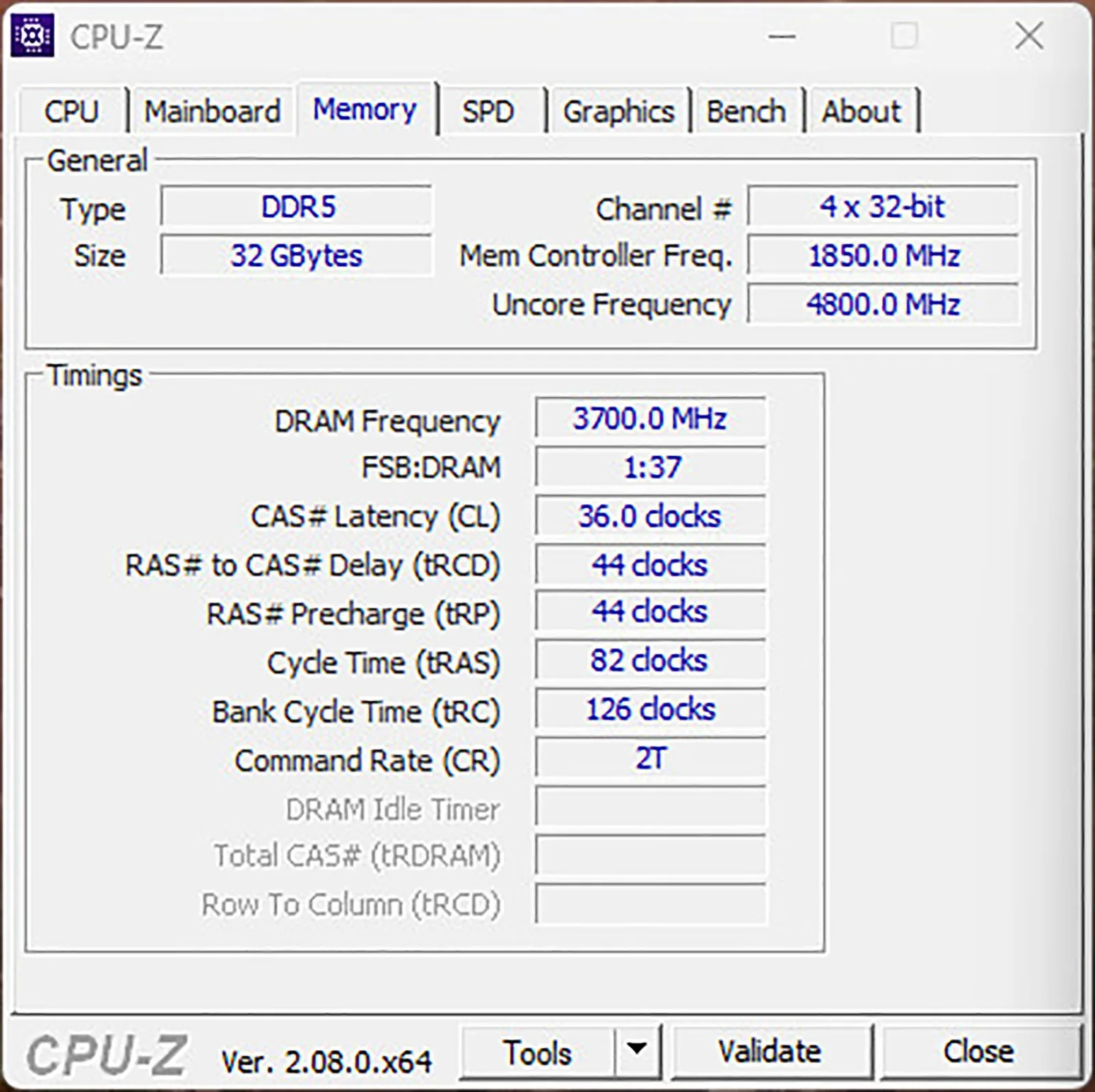 برنامج CPU-Z يوضح التردد الأساسي للذواكر مع توقيت الذواكر لـ تردد 7400MT/s