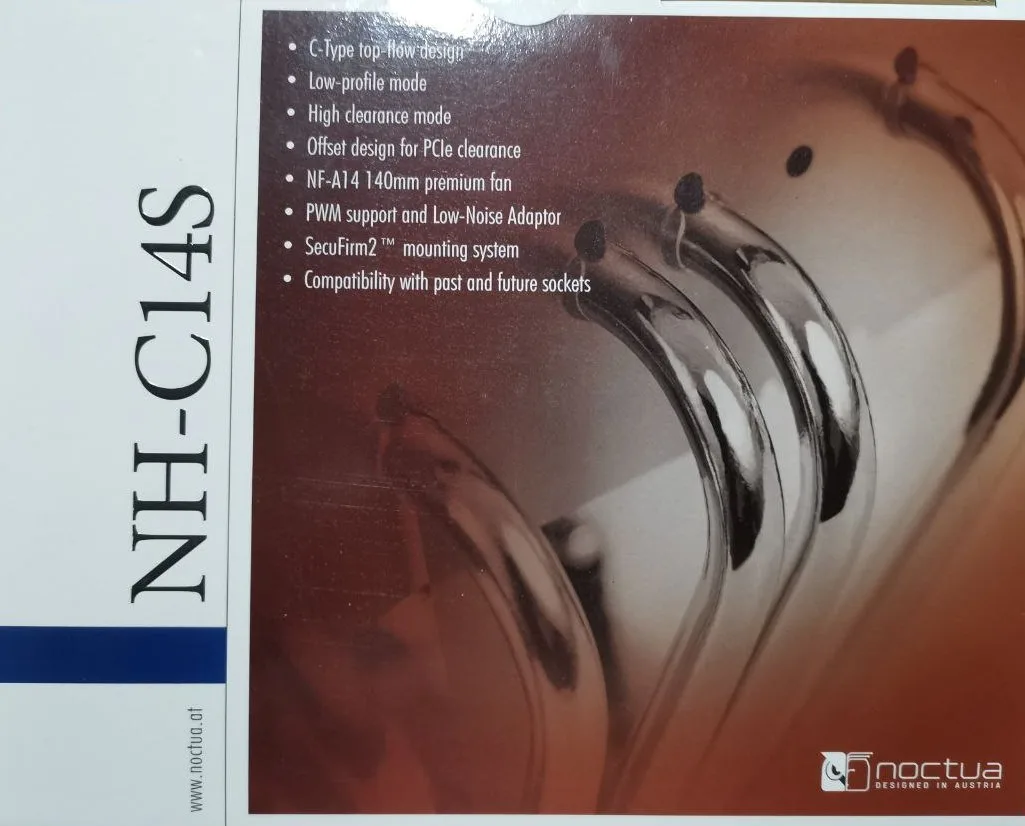 شكل علبة مبرد Noctua NH-C14S من الأعلى