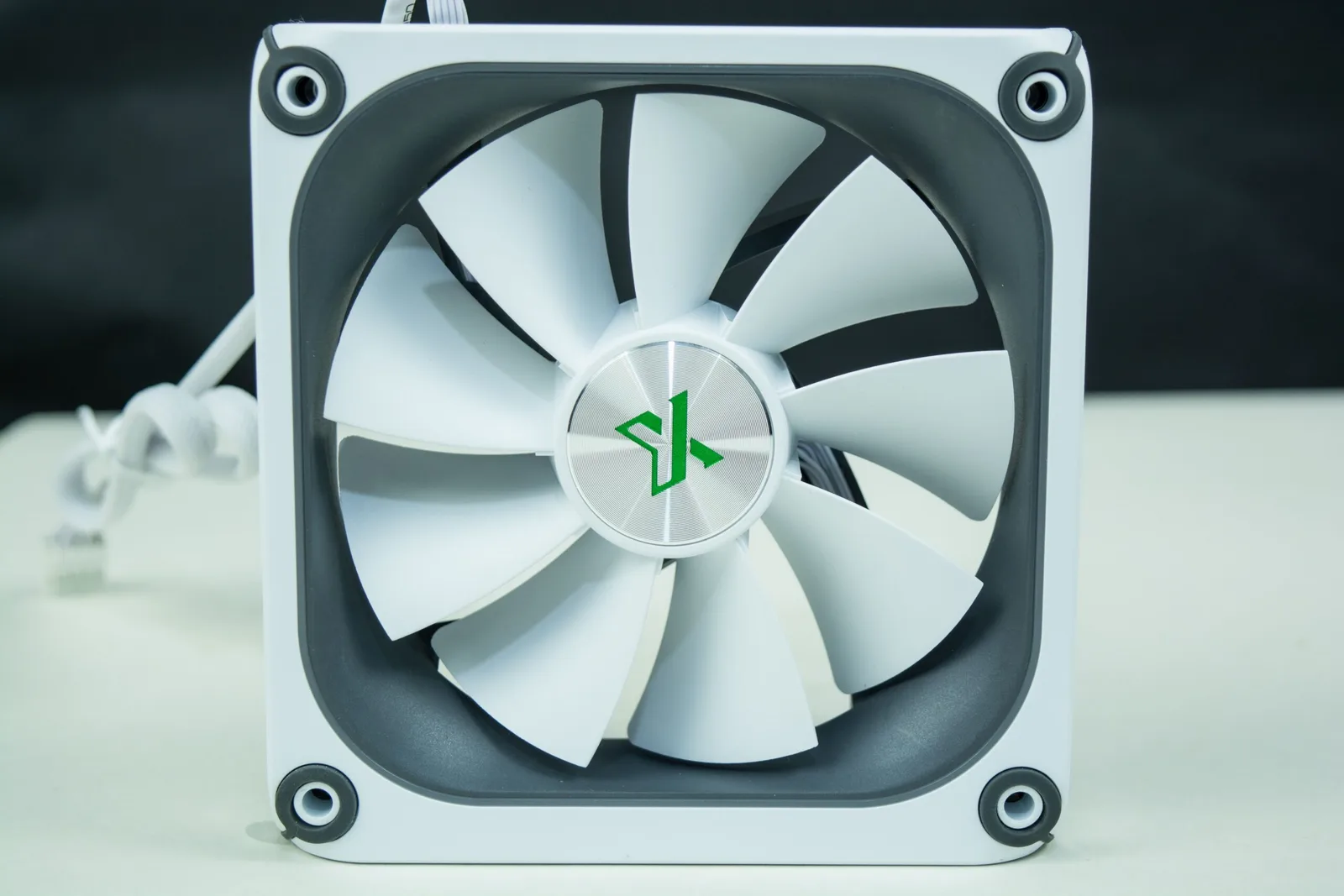 مراجعة مبرد Astra LZ360 ARGB