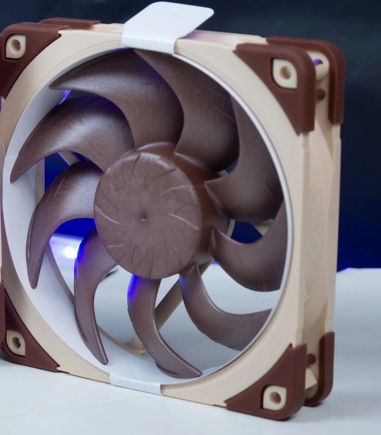 مراجعة مراوح NF-A12x25 G2 PWM
