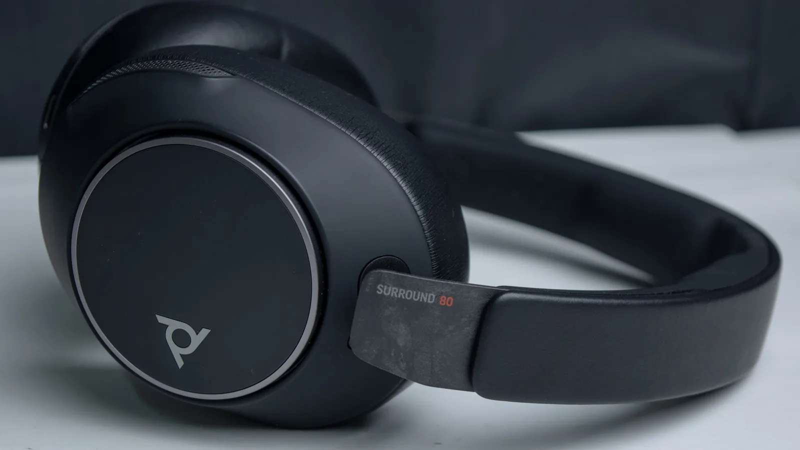 مراجعة سماعة Voyager Surround 80 UC Wireless