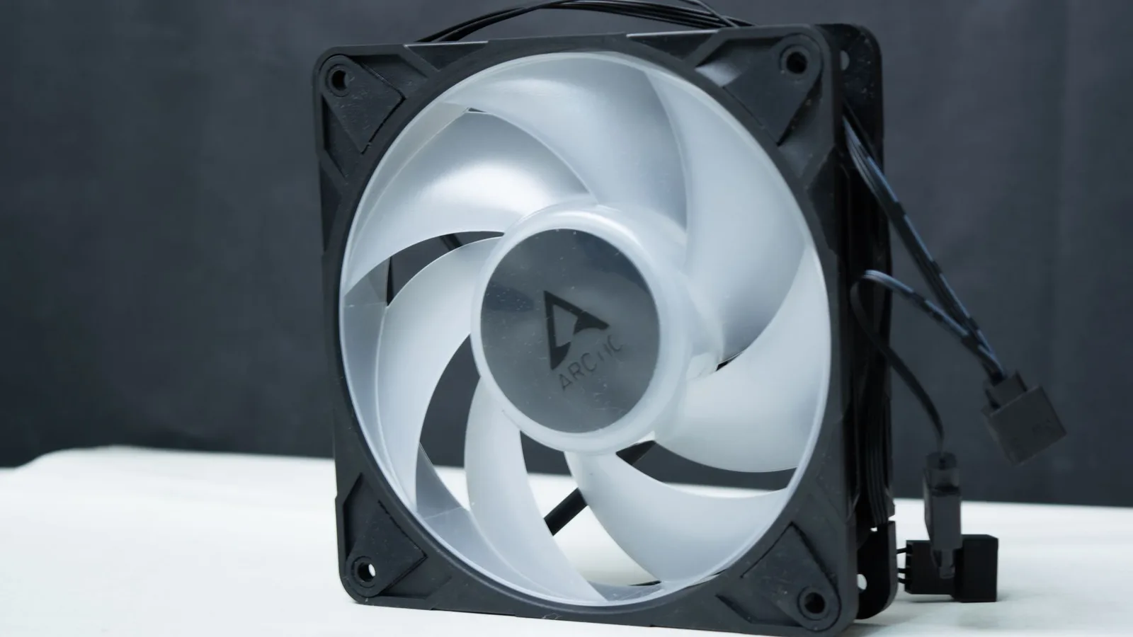 مراجعة مراوح Arctic P12 Pro A-RGB
