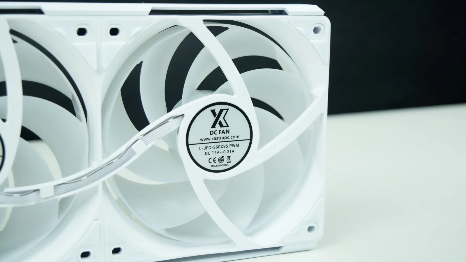 مراجعة مبرد Octant LC360 ARGB