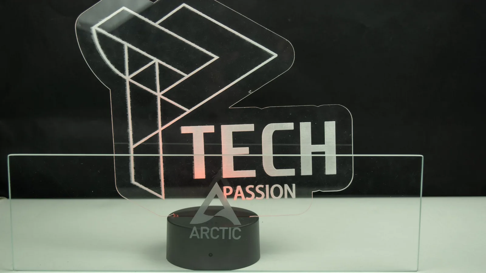 مراجعة صندوق الحاسب Arctic Xtender VG